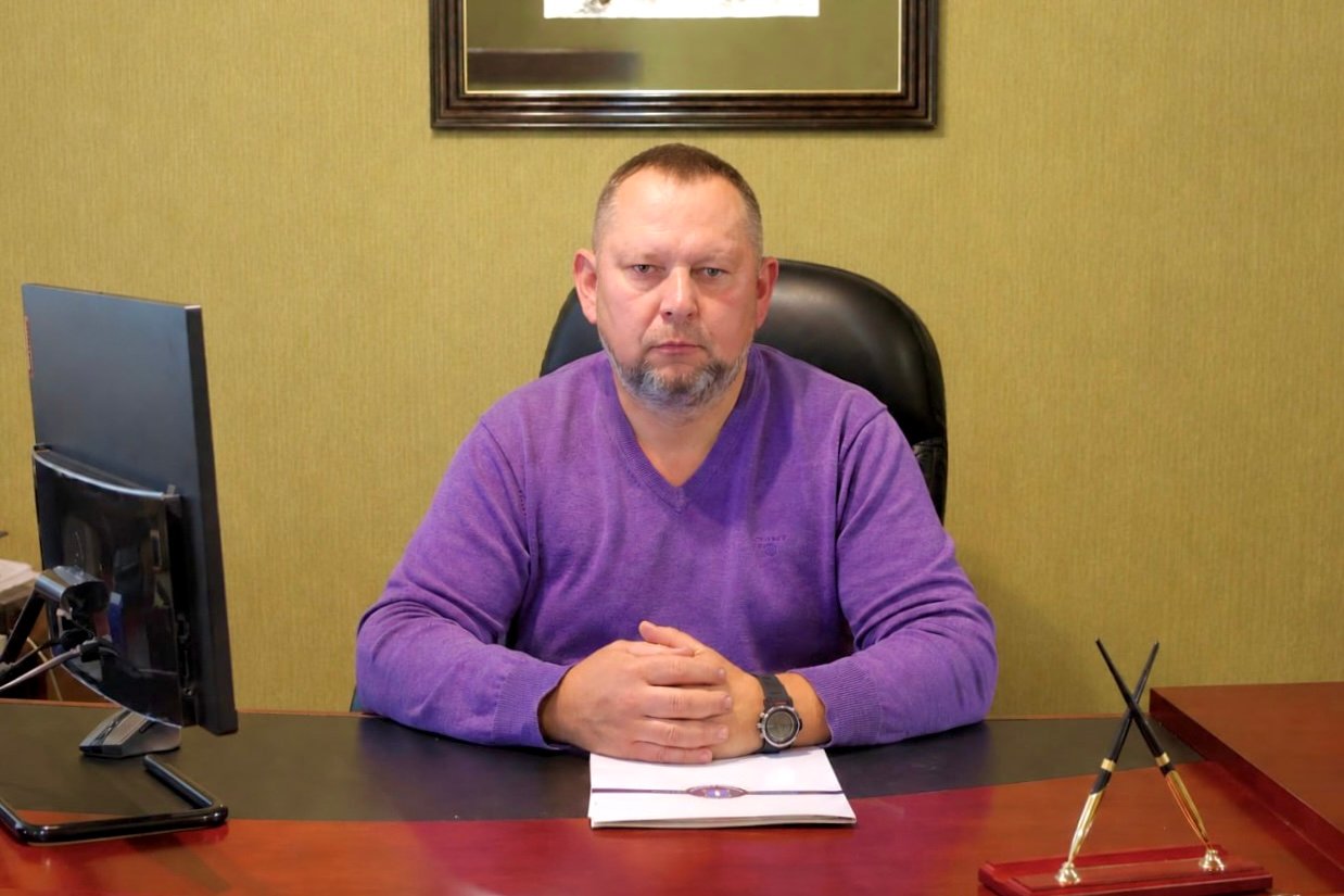 Адвокат Сахнюк Олександр Володимирович у кабінеті